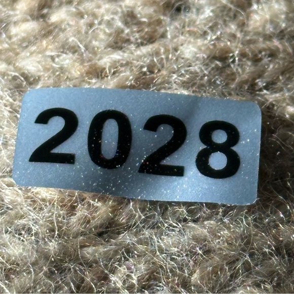 The Limited Vintage Women’s M Oatmeal Tan Marled Wool Hand Knit Cropped Sweater - Picture 6 of 6